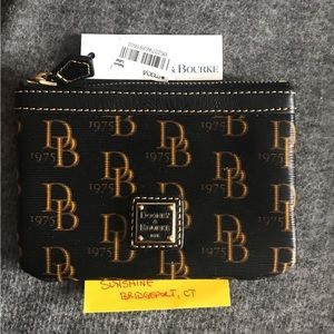 Like New Dooney & Bourke Wallet